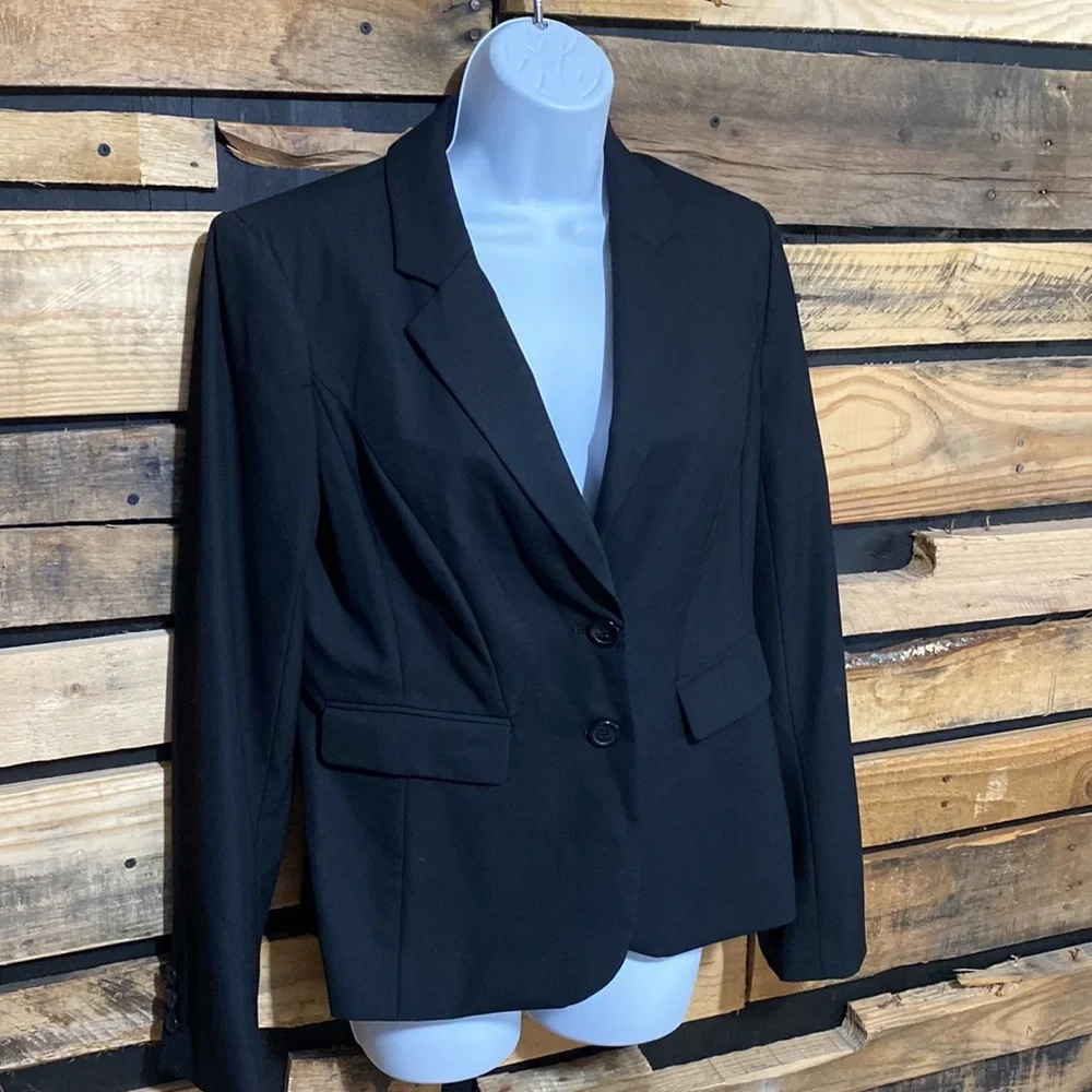 The Limited Collection Black Two Button Jacket Size 8‎